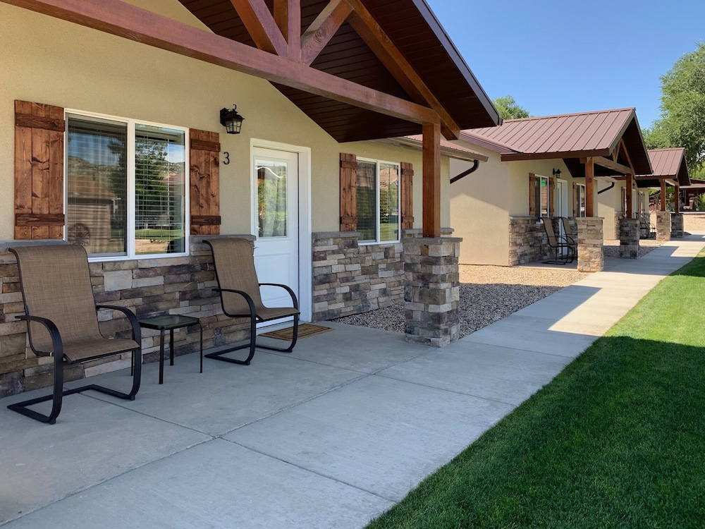 Bybee's Steppingstone Motel