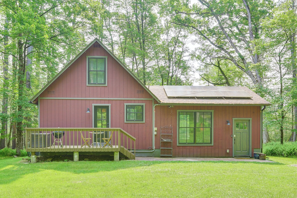 Waterfront Studio w/ Loft & Dock Near Narrowsburg!