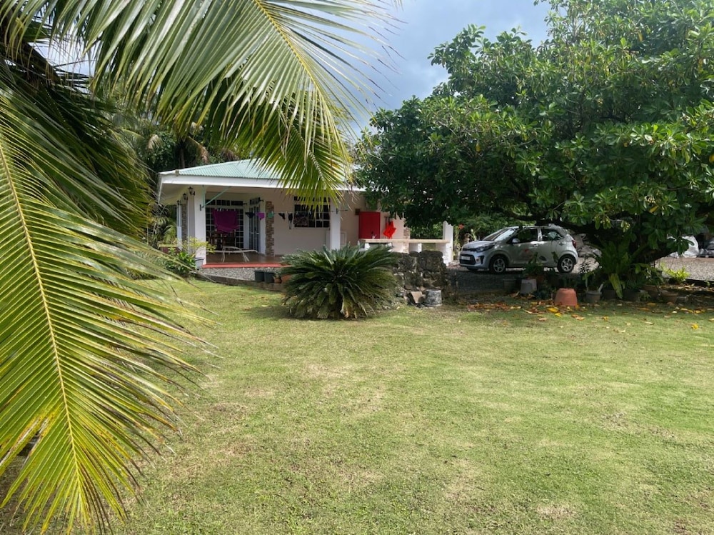 Huahine - Maroe Villa One