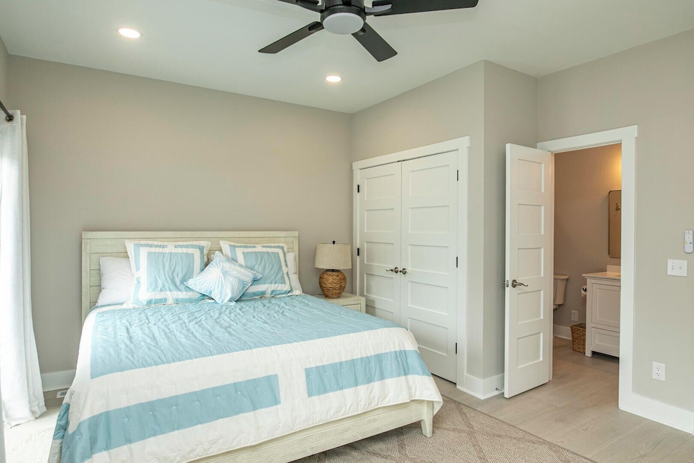 Experience Modern Coastal Living in This Beautifully Designed 4-bed, 4-bath Home