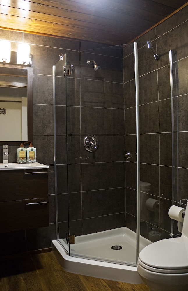 Kitimat Estuary Lodge B & B