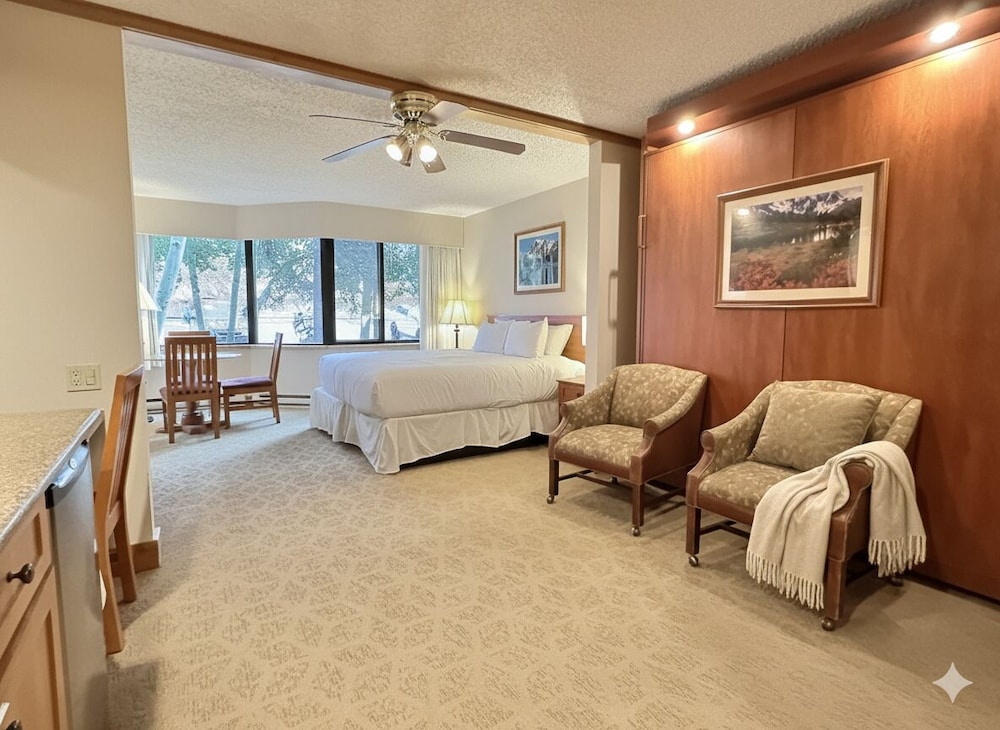 The Grand Lodge by Traverse Hospitality (No Resort Fees)