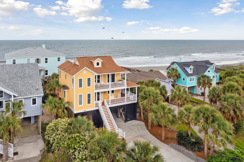 Oceanfront w Pool Panoramic Deck Views 5bdr Folly Ocean Breeze by Avantstay