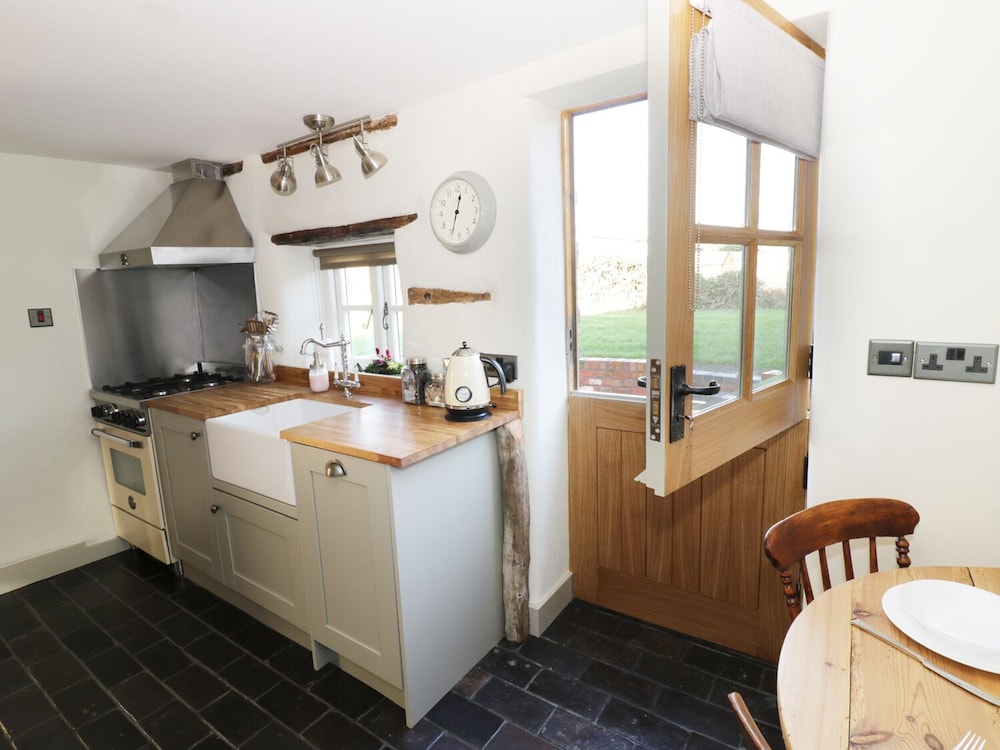 Malvern Vacations - Ivy Cottage - Property Image 4