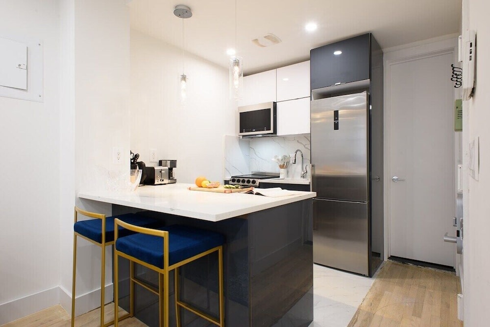 1597 New York Apt