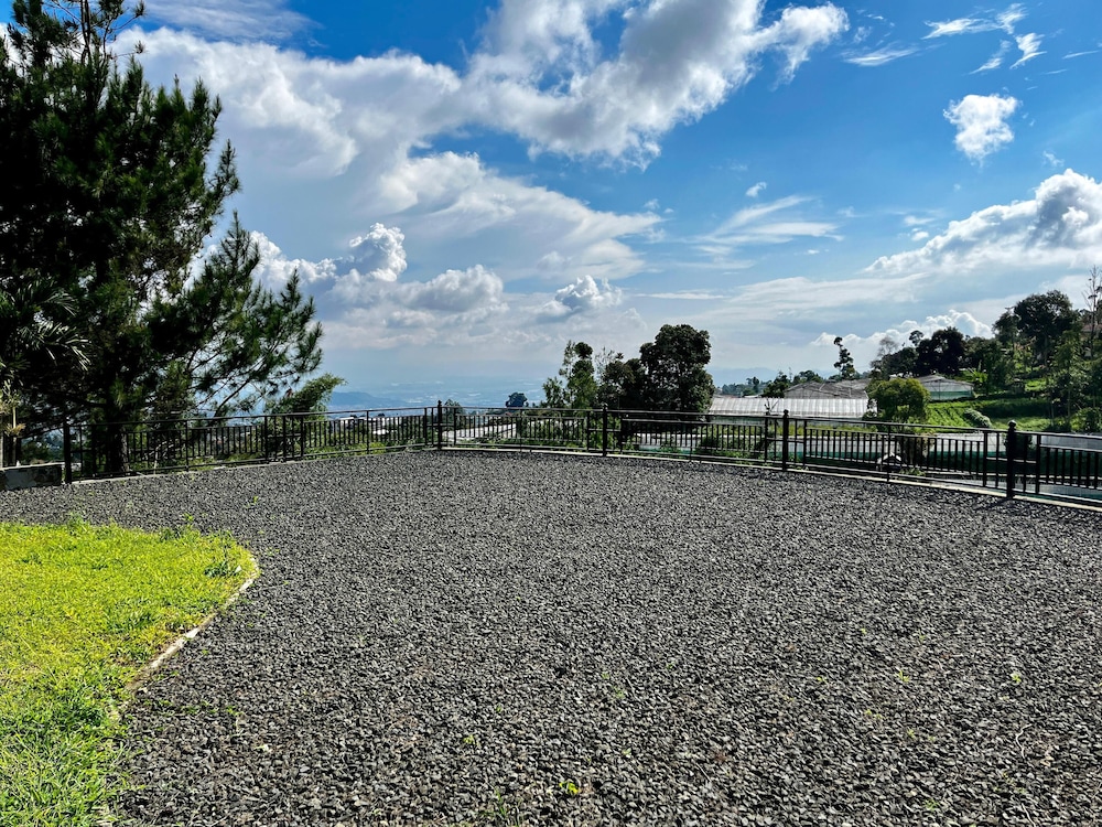 Tebing View Glamping, Azana Hotel Collection