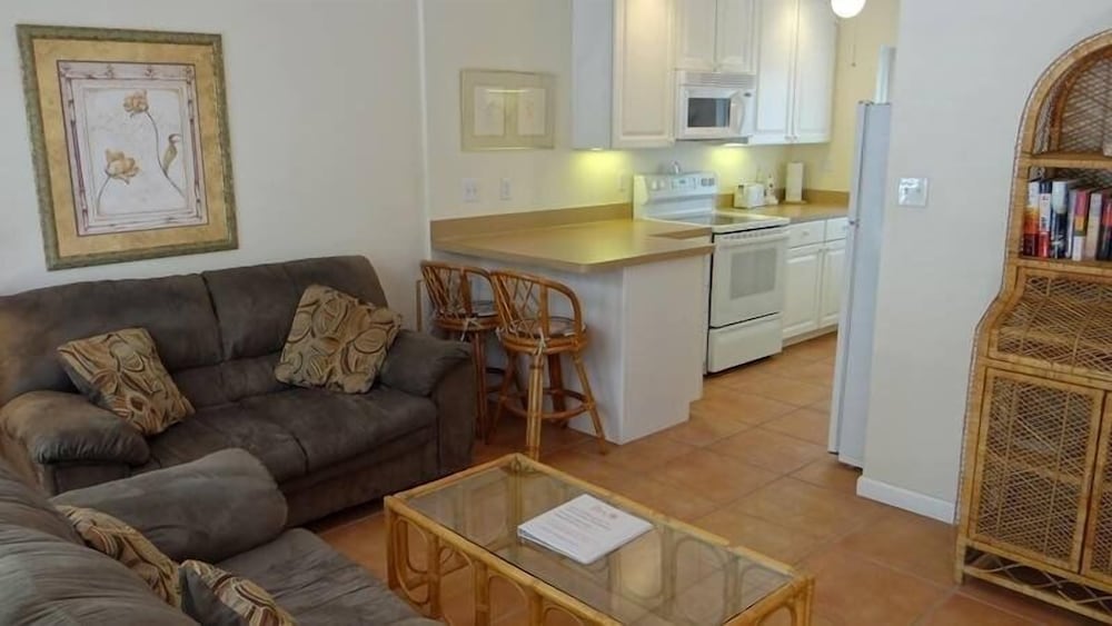 105b 12th Street South Front 2 Bedroom Apts by RedAwning