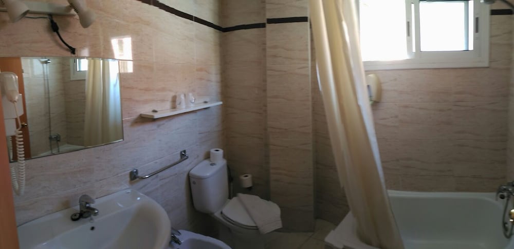 Tarragona Vacations - Hotel Cosmos Tarragona - Property Image 12