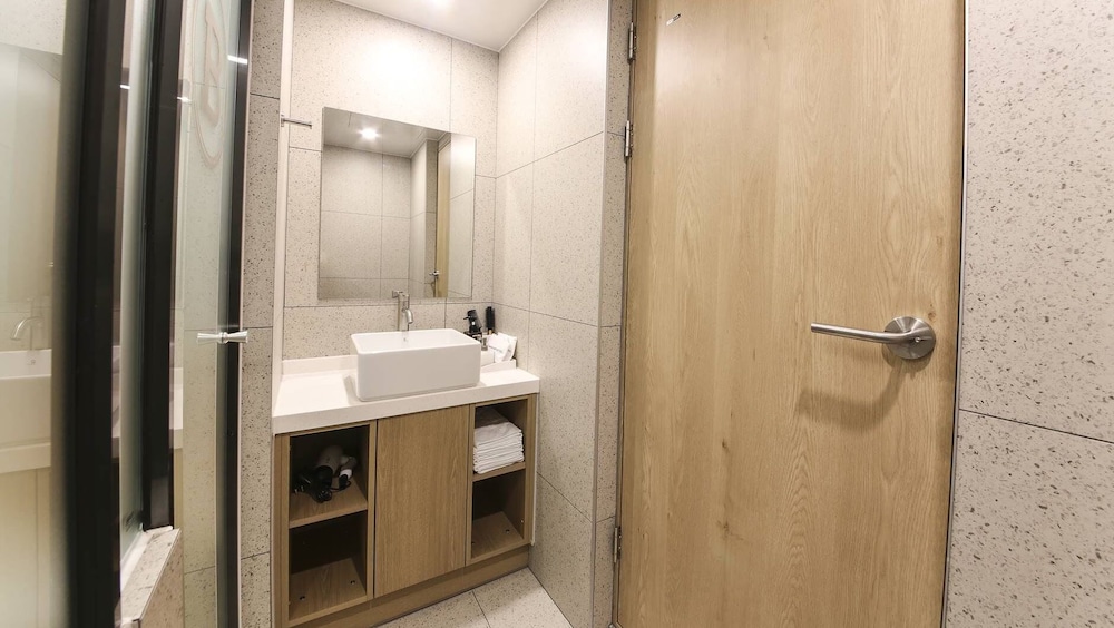 Vernal Vacations - Antlers Inn - Property Image 2