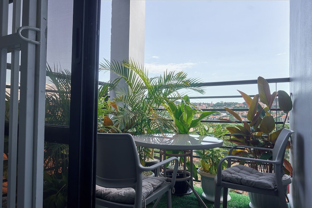 B&S Luxe Living