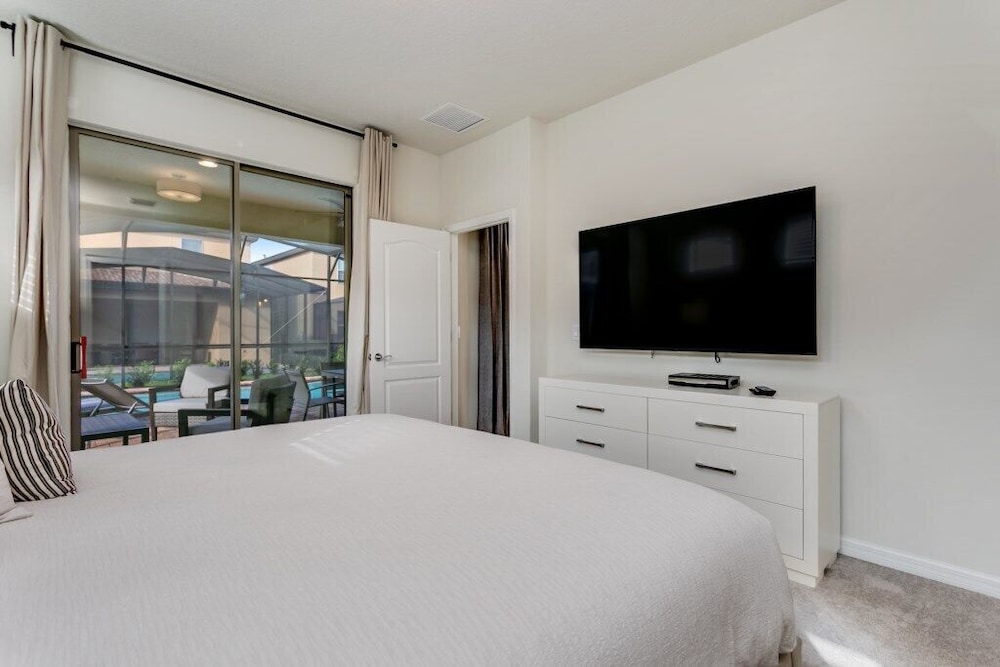 5 BED 5 Bath Resort Villa - Image 3