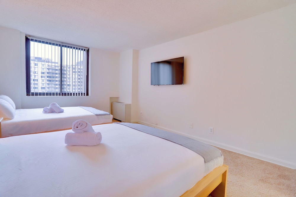 DC Airport Metroline Apartments