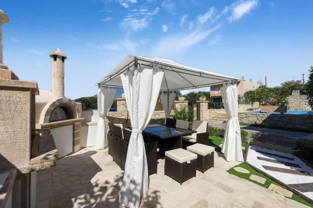 Heraklion Twins House - Private Pool Retreat