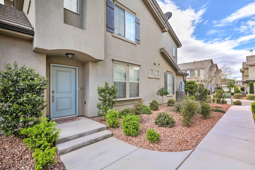 Desert Rose Townhome: 35 Mi to Zion & State Parks view 4