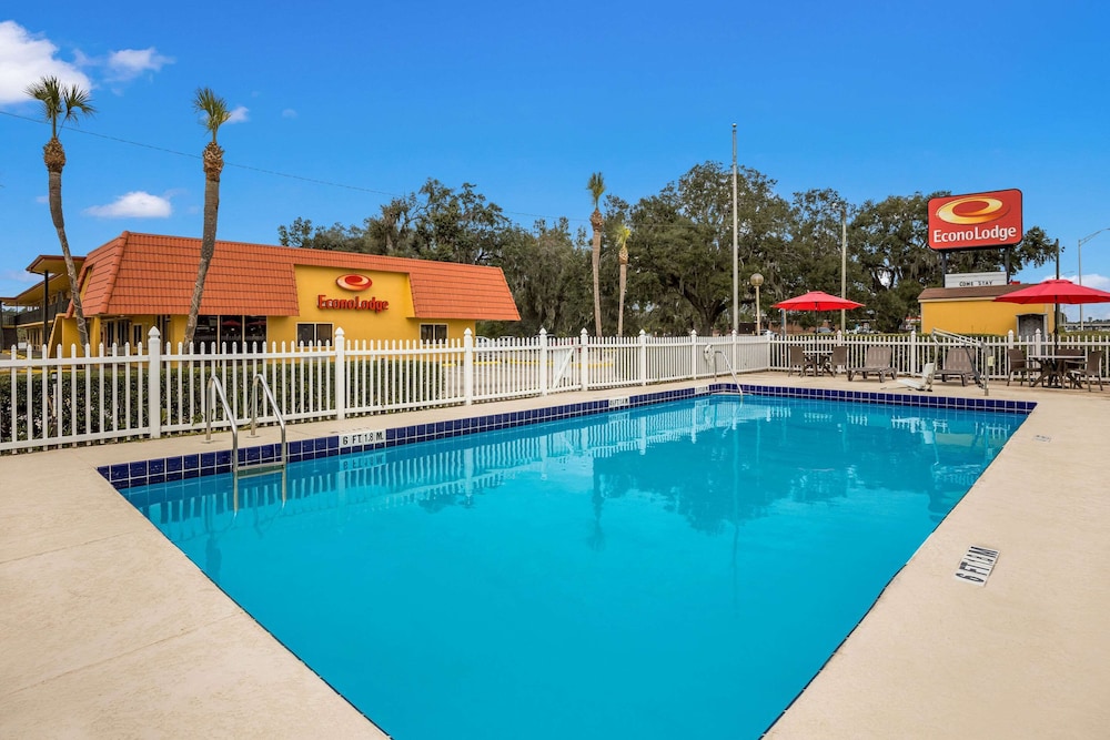 Econo Lodge Live Oak - Property Image 12