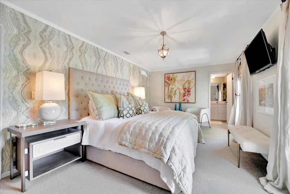 The Royale 2B 4B Luxury Garden Pool Yoga Room