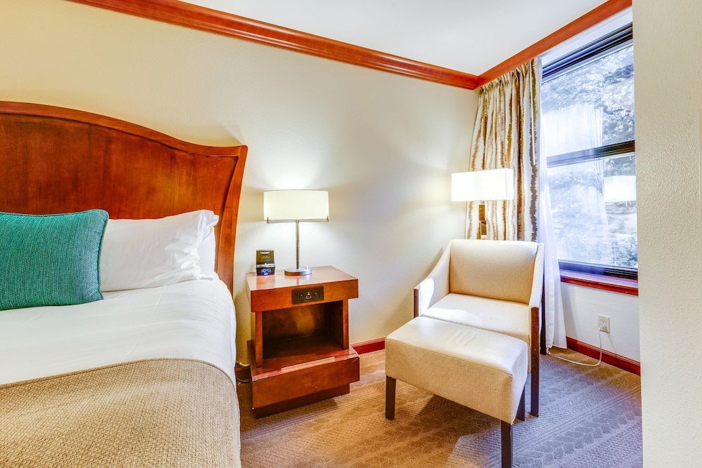 Lake Tahoe Vacations - Breathtaking Olympic Valley Gem: Walk to Chairlift - Property Image 23