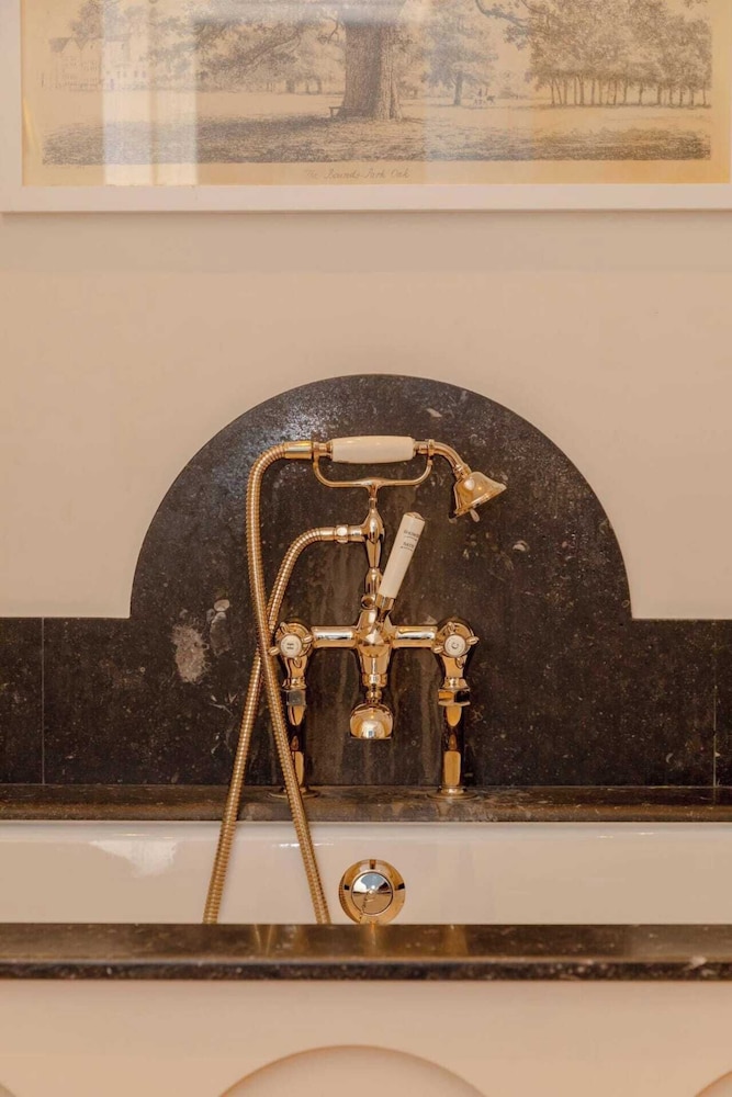 Luxurious & Stylish 2BD House - Bayswater!