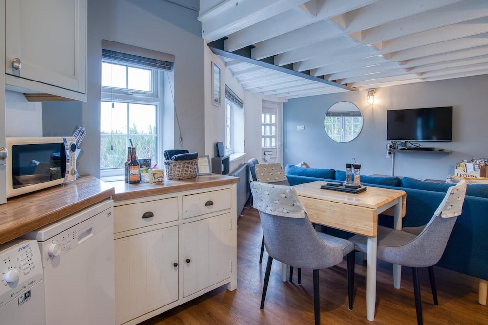 Beachwood - 2 Bedroom Cottage - Penally