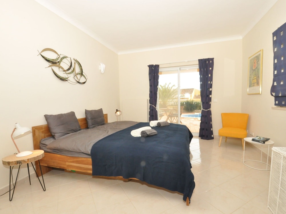 Villa With Views Like the Pool, Sea, Meia Praia view 4