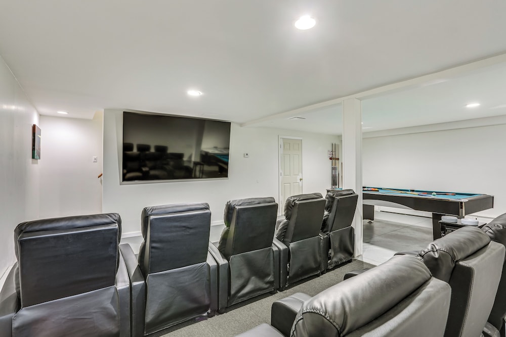 Home Theater & Game Room: Home in Glen Wild!