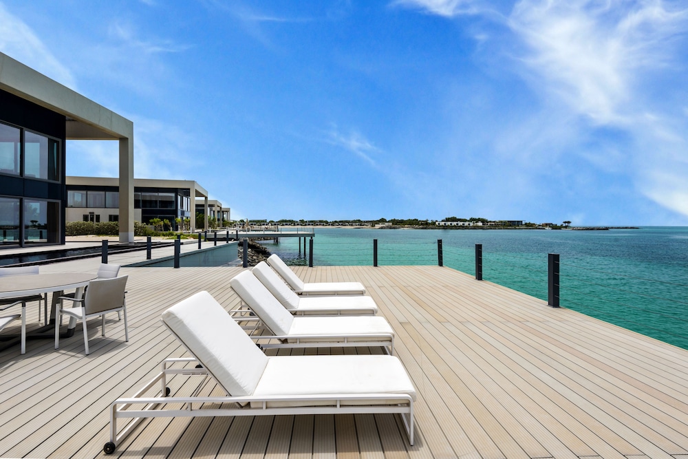 Nurai Island Resort
