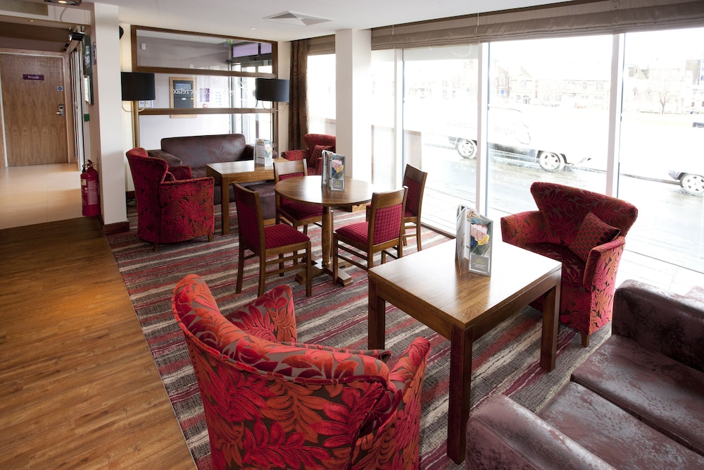 Premier Inn Inverness Centre - River Ness — photo 5