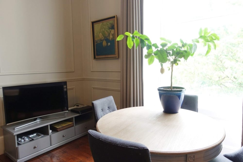 Luxurious Newly Renovated Apartment