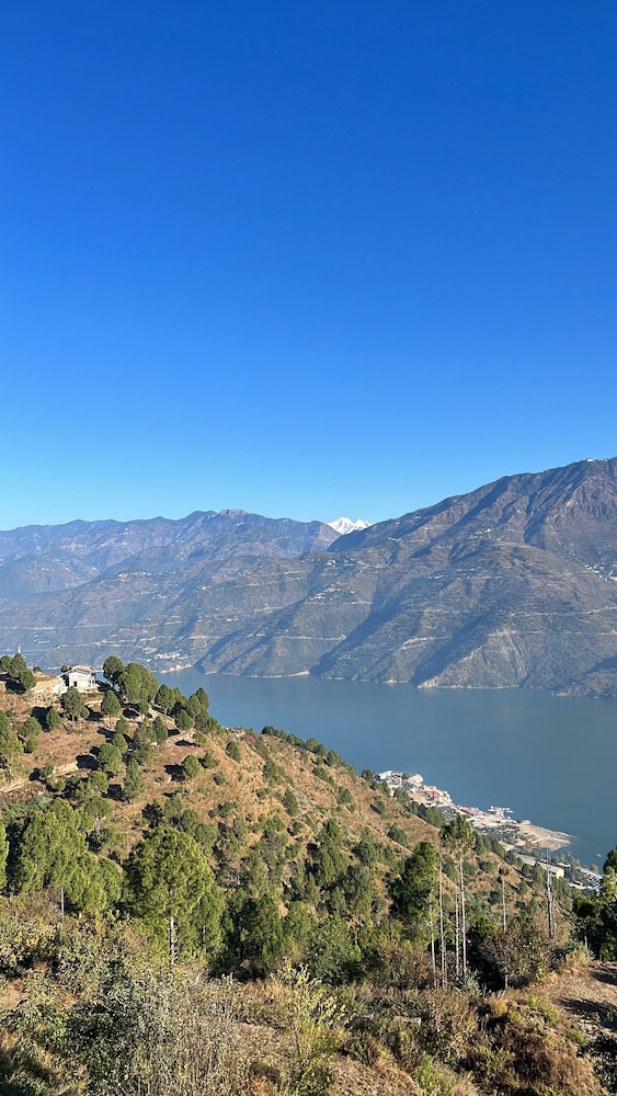 Ekaiva Resort, New Tehri : A Boutique Lake View Hotel