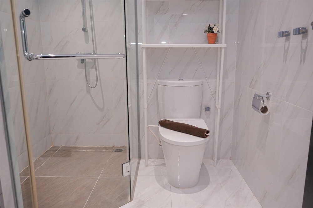 Warm and Spacious 1BR at Branz BSD City Apartment