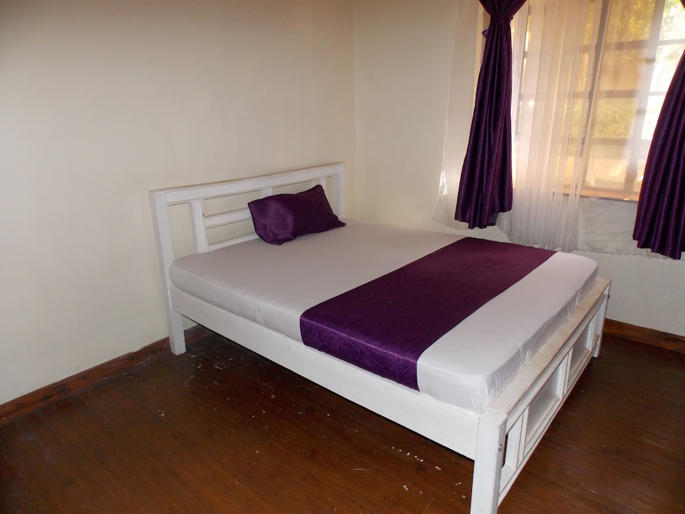 Stunning Villa in Private Compound in Nairobi, KE view 3