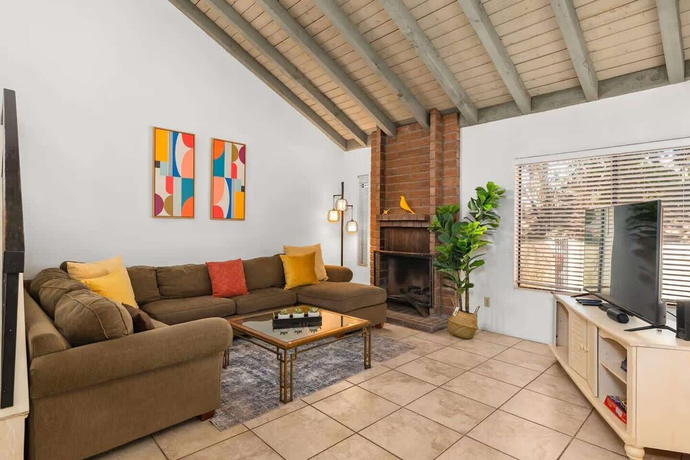 @ Marbella Lane - Gem w/ Outdoor Fun Pool & Trails