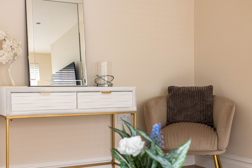 3-bdr Stunning LUX Villa Parking Central London