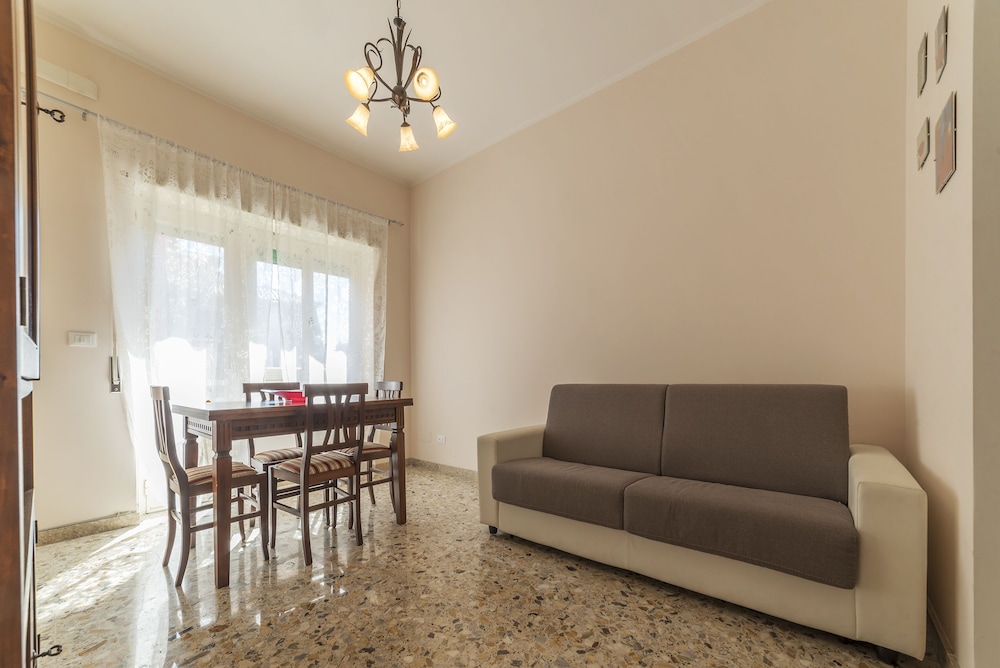 Aurelio Apartment Near the MM Ubaldi
