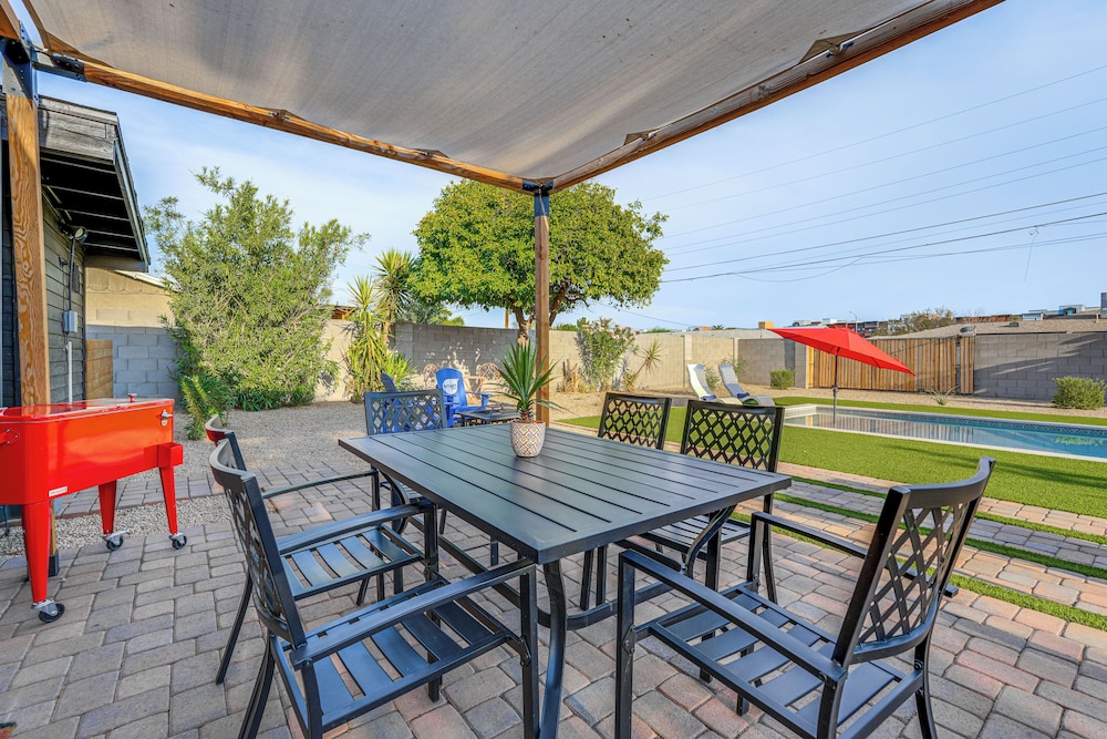 Chandler Home 7 Blocks to Dtwn w/ Backyard Oasis!