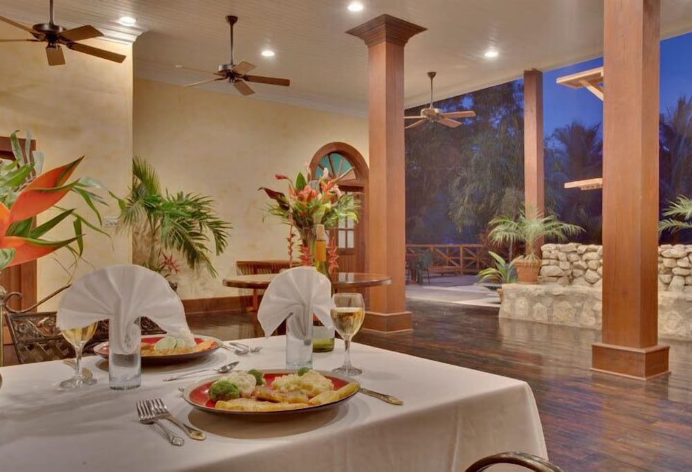 Mahogany Hall Boutique Resort