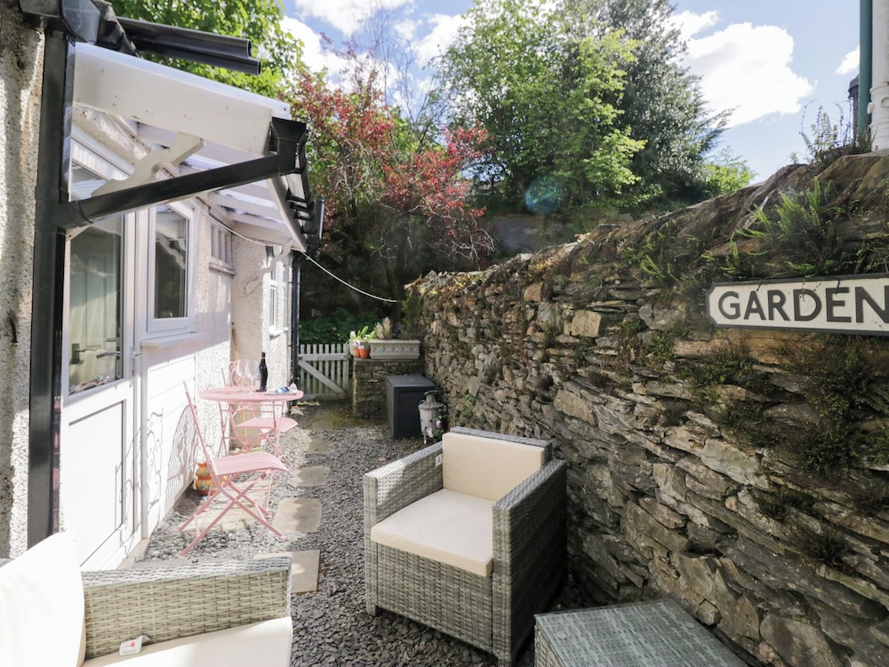 Lily Cottage