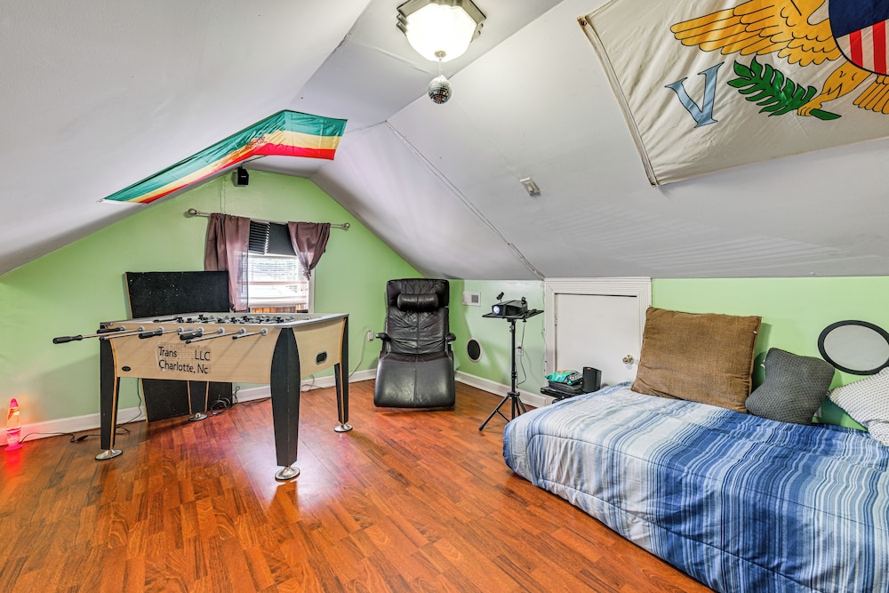 Close to Airport: Home in the Heart of Charlotte!