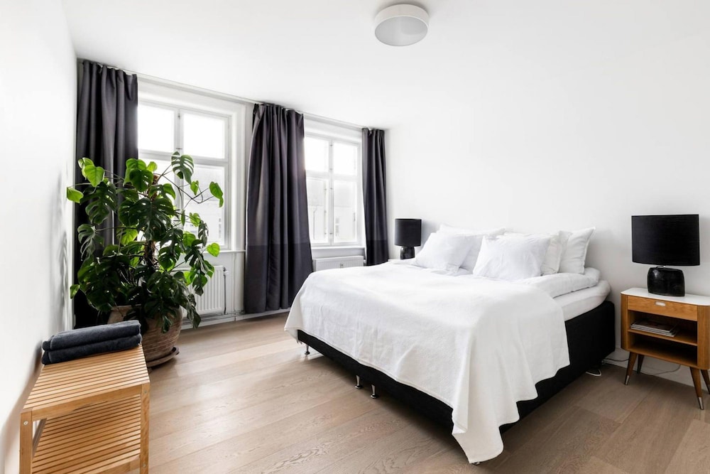Dinesen Collection Condo by Royal Theatre