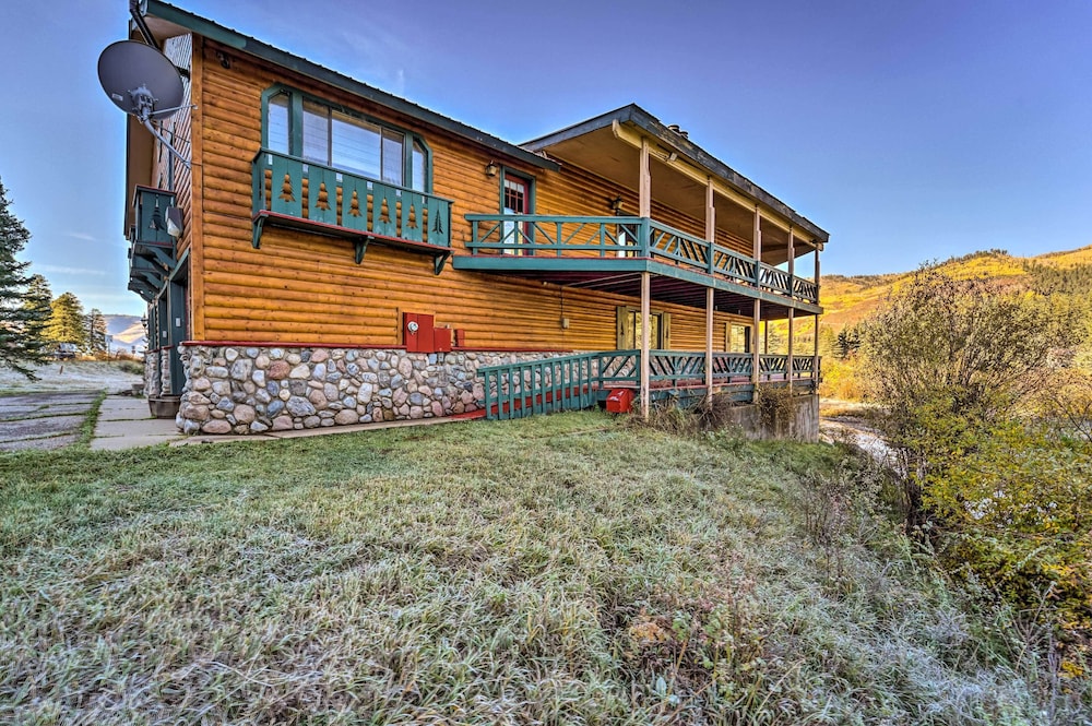 Luxurious Lakefront Villa in Bayfield: Hike & Fish view 2