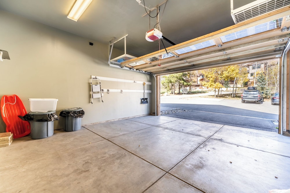 223 Caravelle Drive
