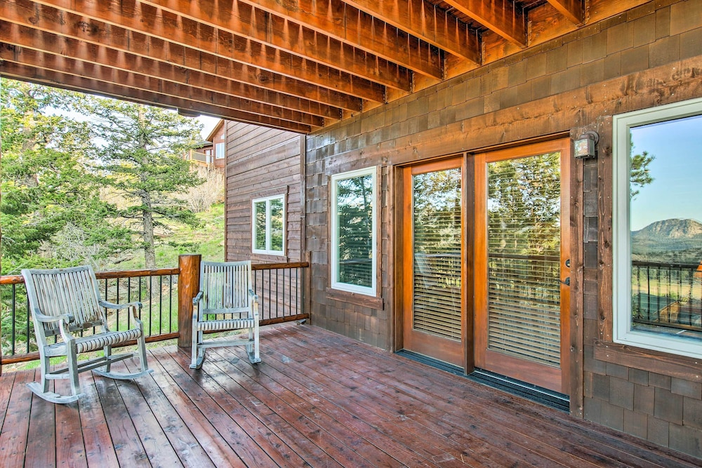 Lake & Mountain Views: Stunning Estes Park Home!