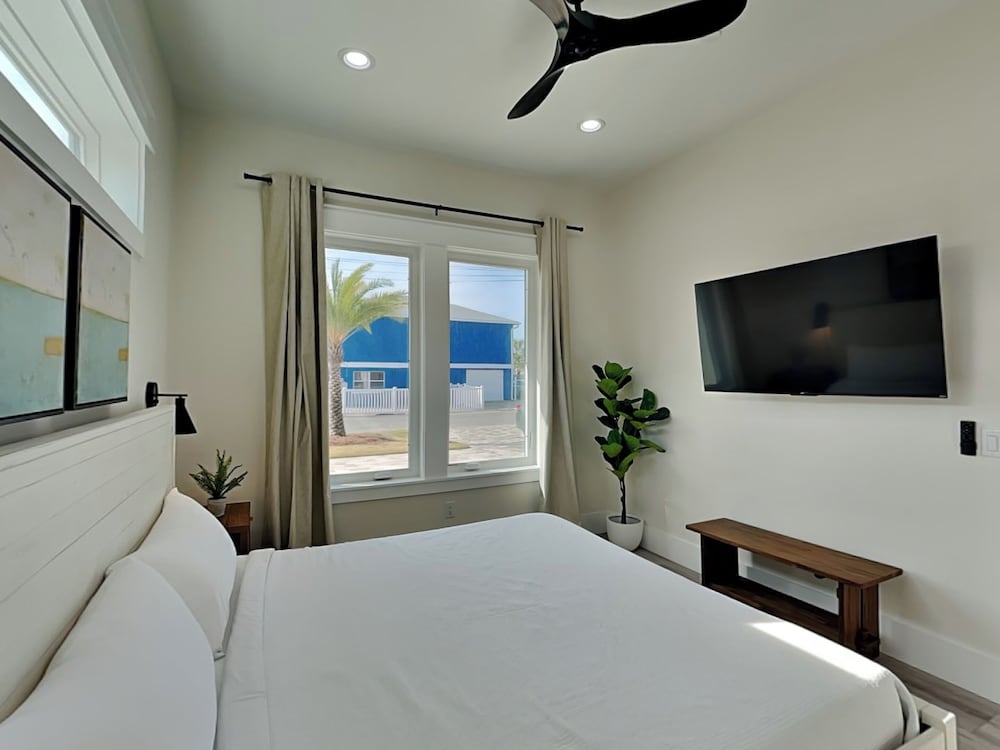 Sandee Feet Retreat