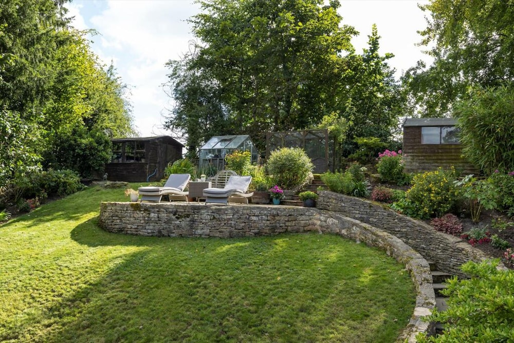 Fabulous Farmhouse in Hampshire