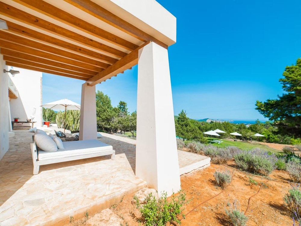 Majestic Villa With Private Pool