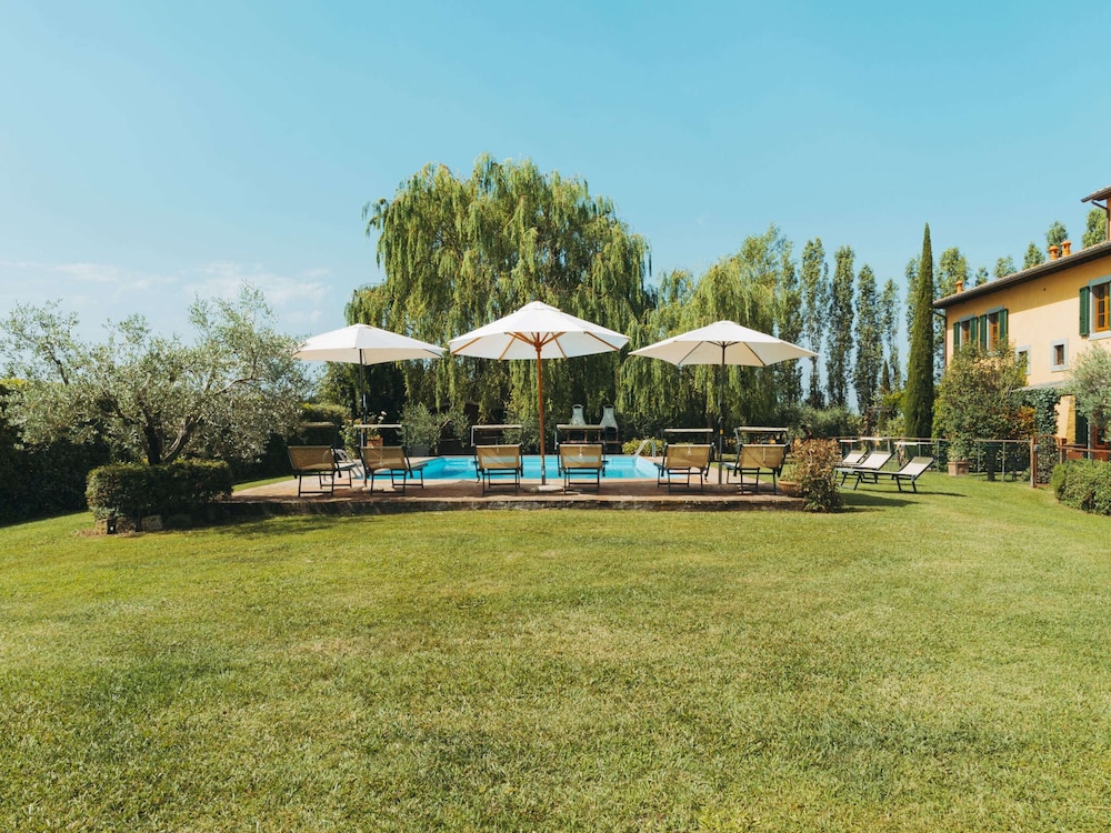 Chalet With Pool in Cortona