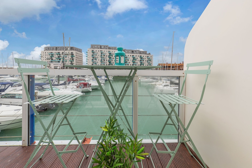 On the Water 3 with Free Parking | By My Getaways view 2