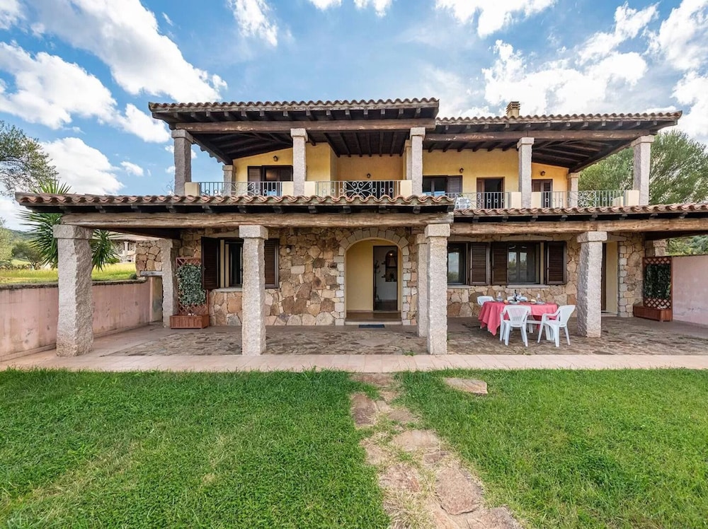 Holiday Retreat Near La Caletta Beaches