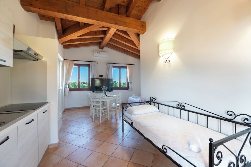 Il Mirto Appartamenti, Ac e Wifi, Gallura