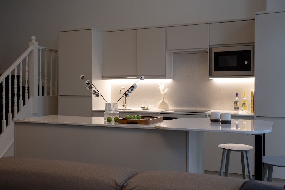 Gulaid House Knightsbridge by Bob W London